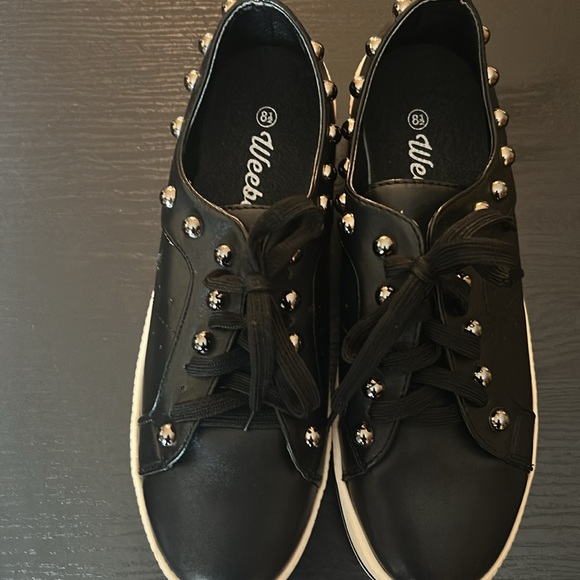 Weeboo, platform sneakers, black and white size 8.5EUC - Picture 9 of 9